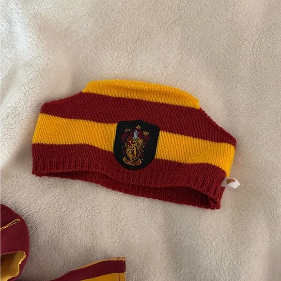buildabear harry potter gryffindor quidditch uniform + accessories - Picture 3 of 11